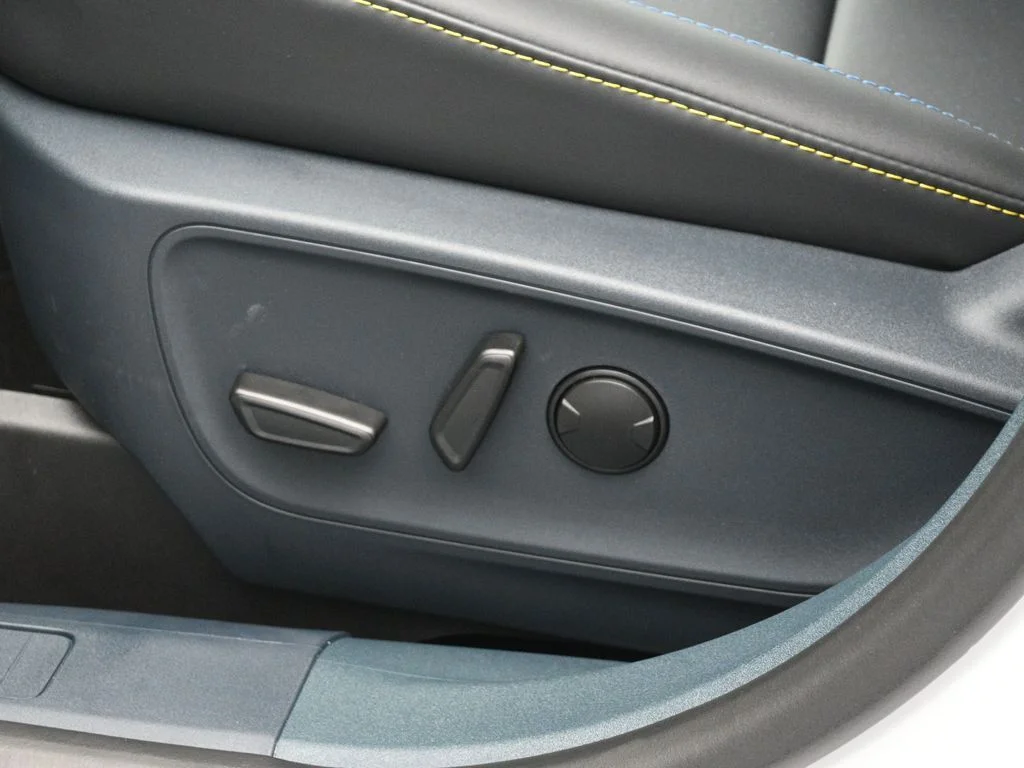 New 2025 Oxford White Ford Lobo Standard image 8
