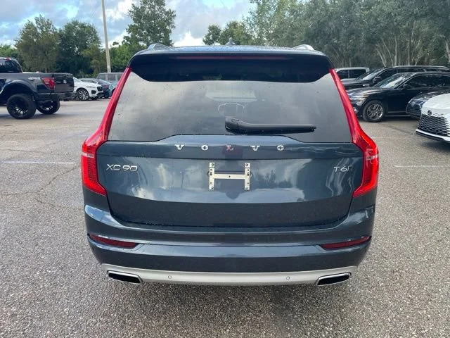 Used 2020 Blue Volvo Momentum image 3