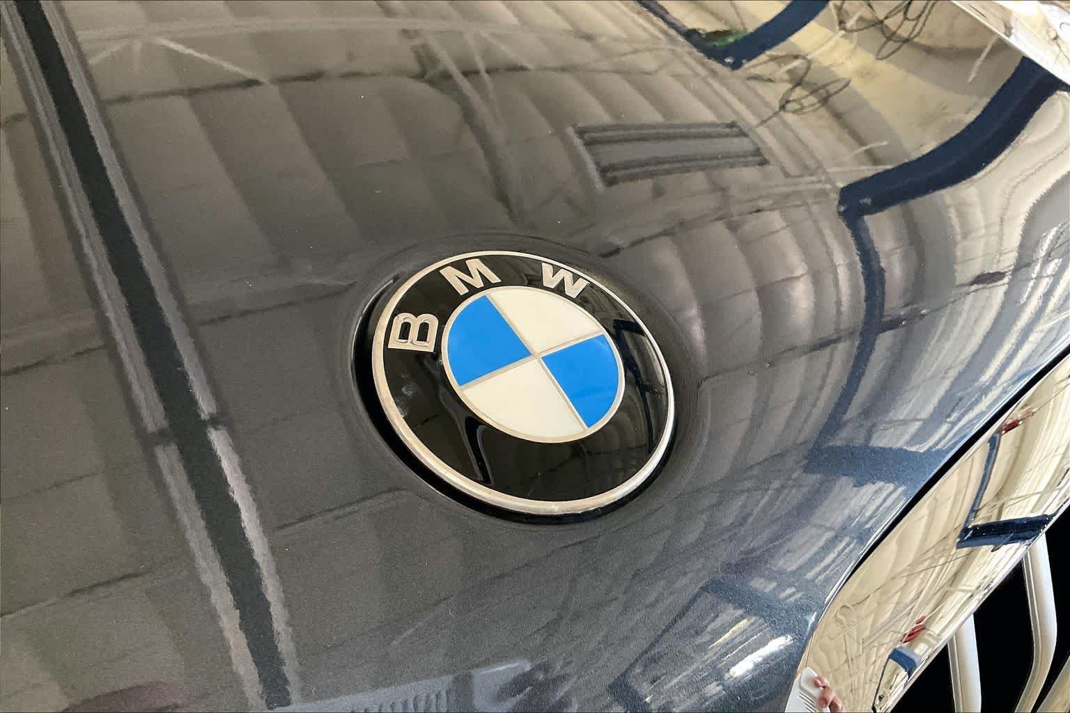 Used 2019 Arctic Grey Metallic BMW xDrive40i image 62