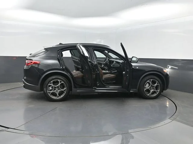 Used 2023 Black Alfa Romeo Ti image 37