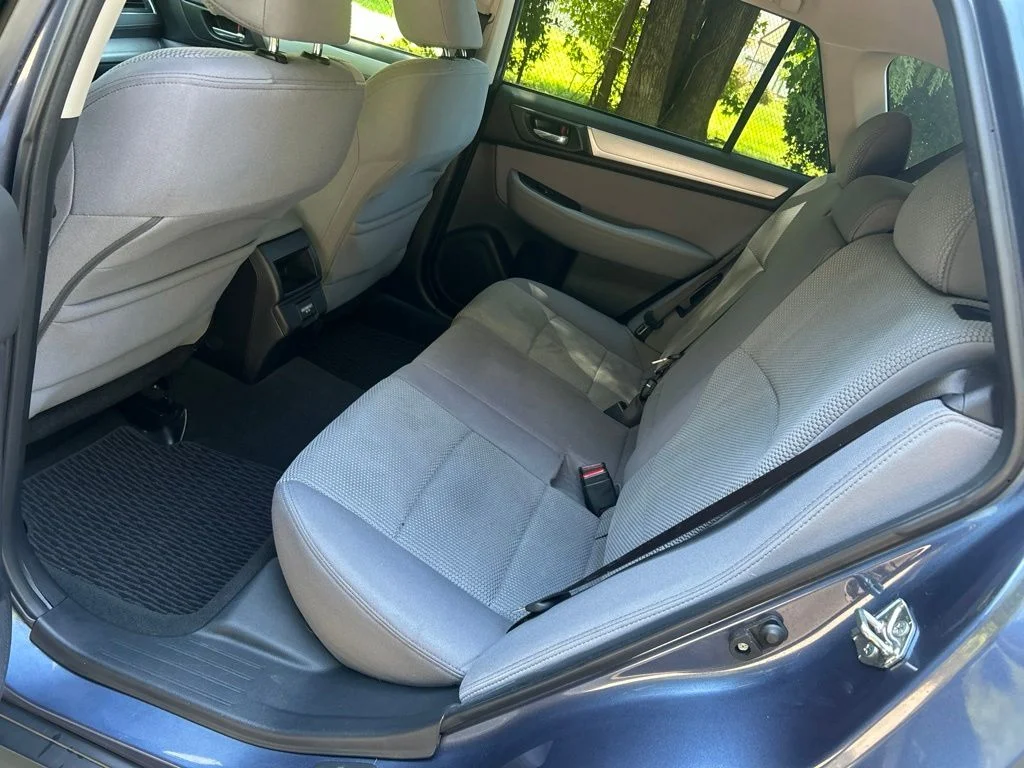 Used 2018 Blue Subaru 2.5i Premium image 26
