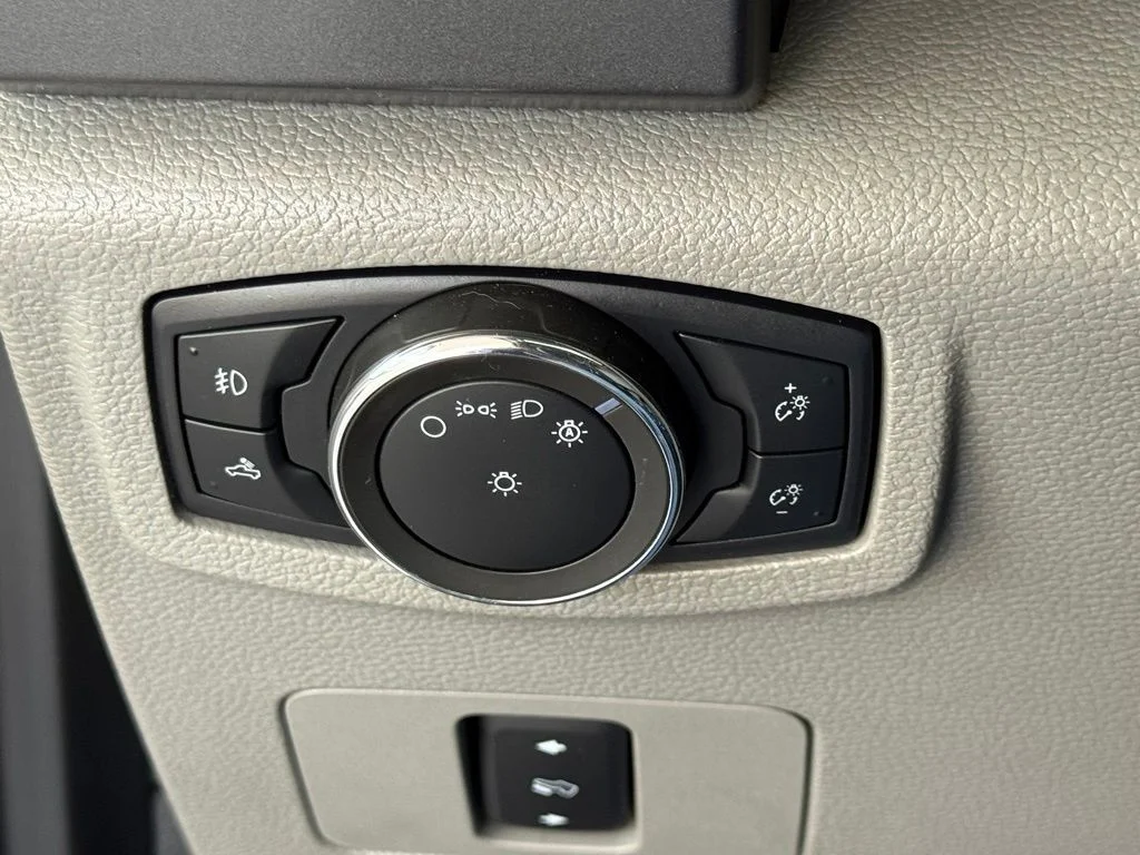 Used 2020 Silver Metallic Ford XLT image 34