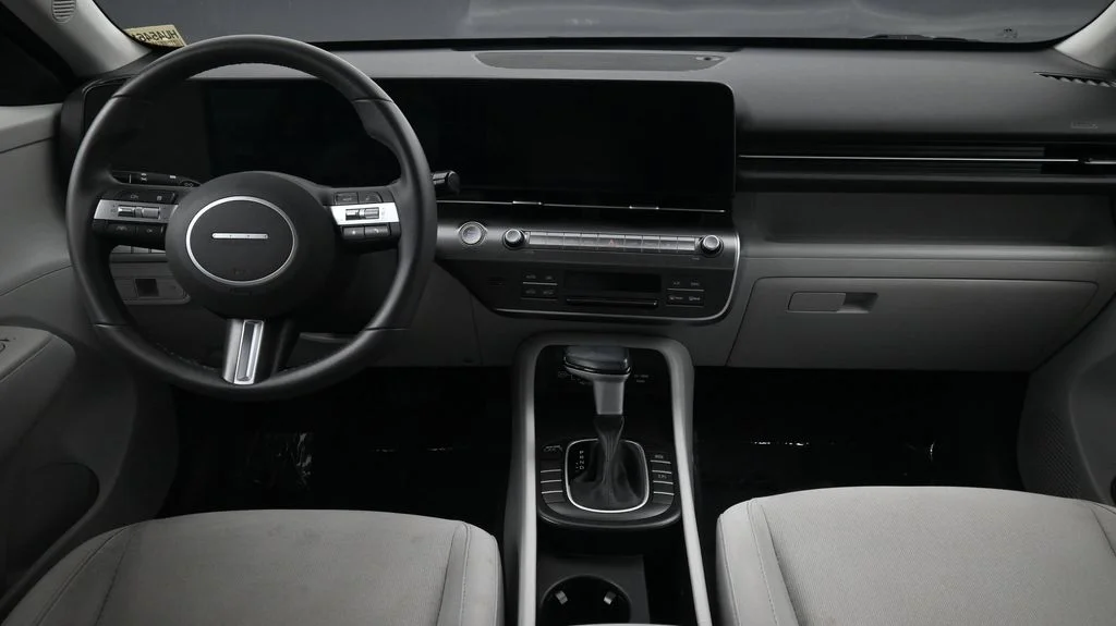 Used 2024 Gray Hyundai SEL image 4