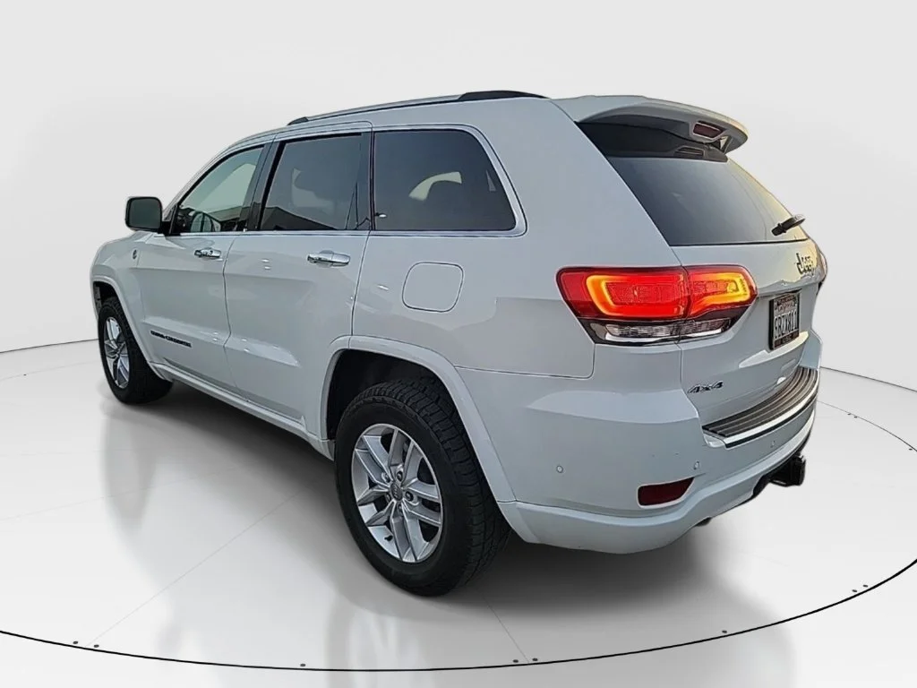 Used 2018 White Jeep Overland image 8