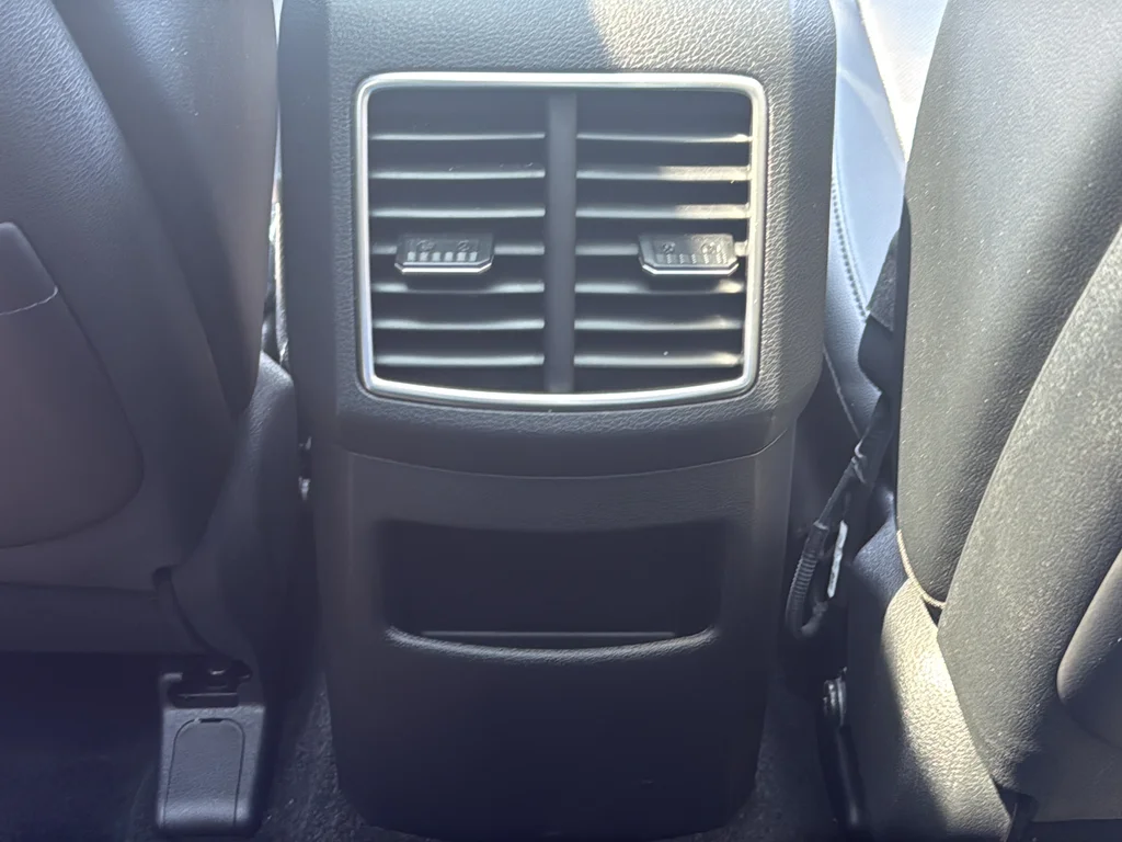 Used 2024 Green Kia X-Line image 41