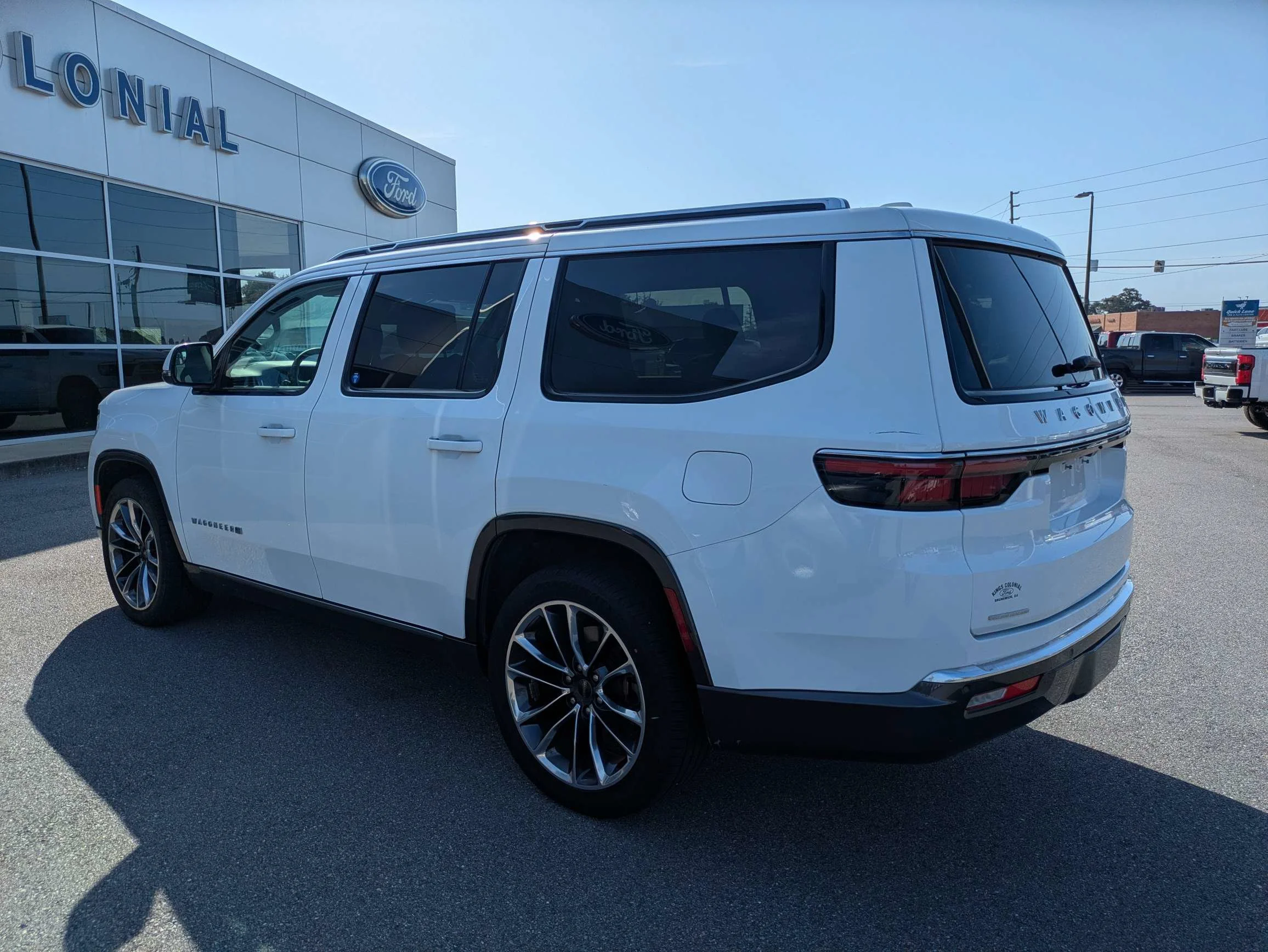 Certified Used 2022 Bright White Clearcoat Jeep Series III w/Leather Quad Buckets, Panoramic Moonroof, 10.25 Screen, & 3rd Row Seat image 6