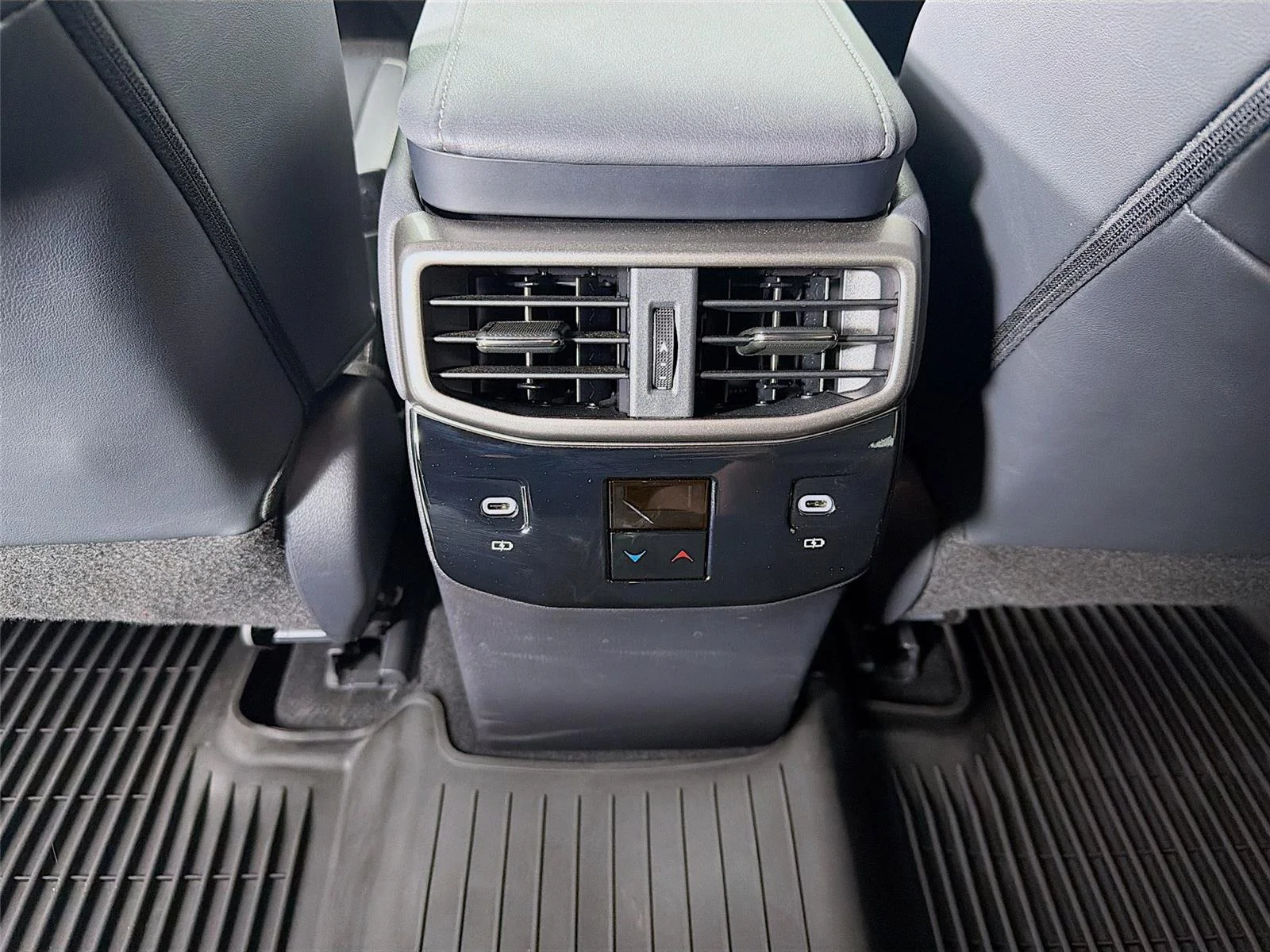 2025 Lexus RX 350 - Photo 20
