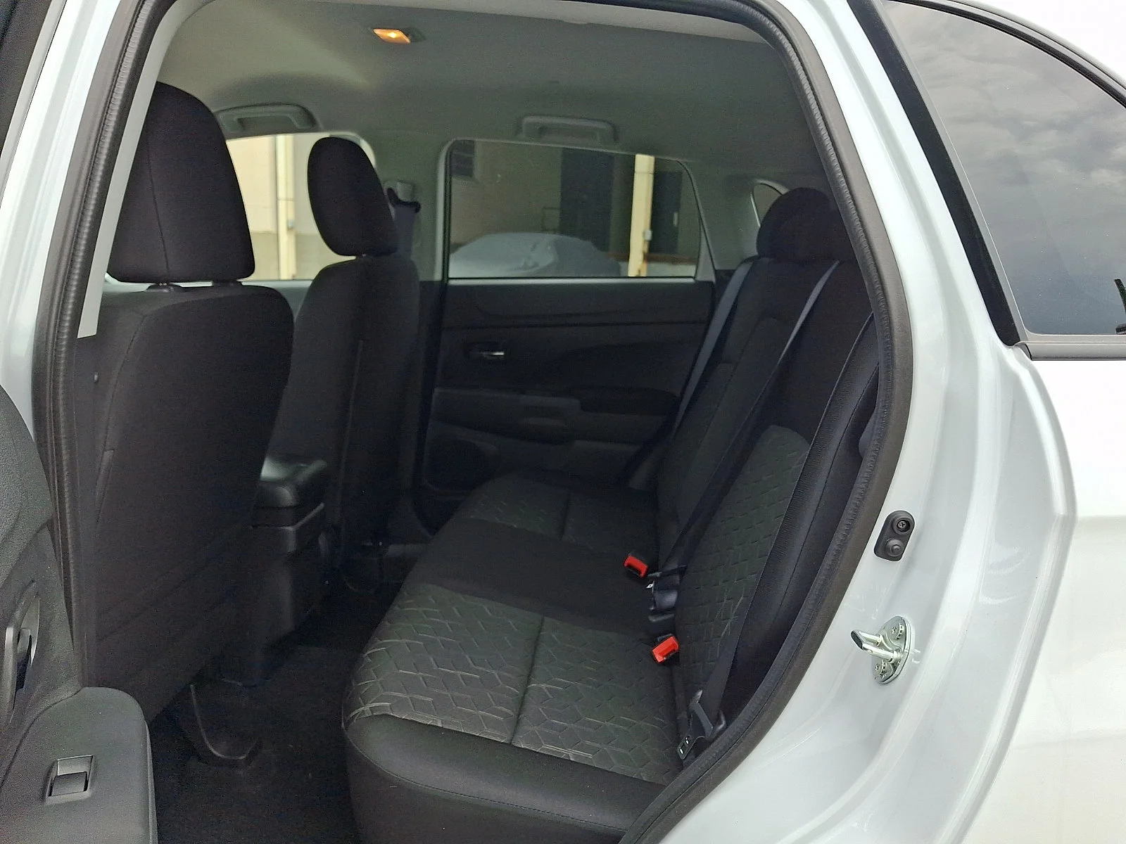 New 2026 White Mitsubishi 2.0 ES image 11