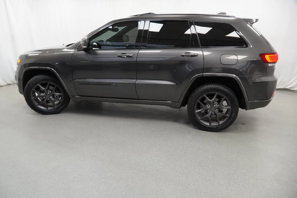 Used 2021 Gray Jeep Limited image 6