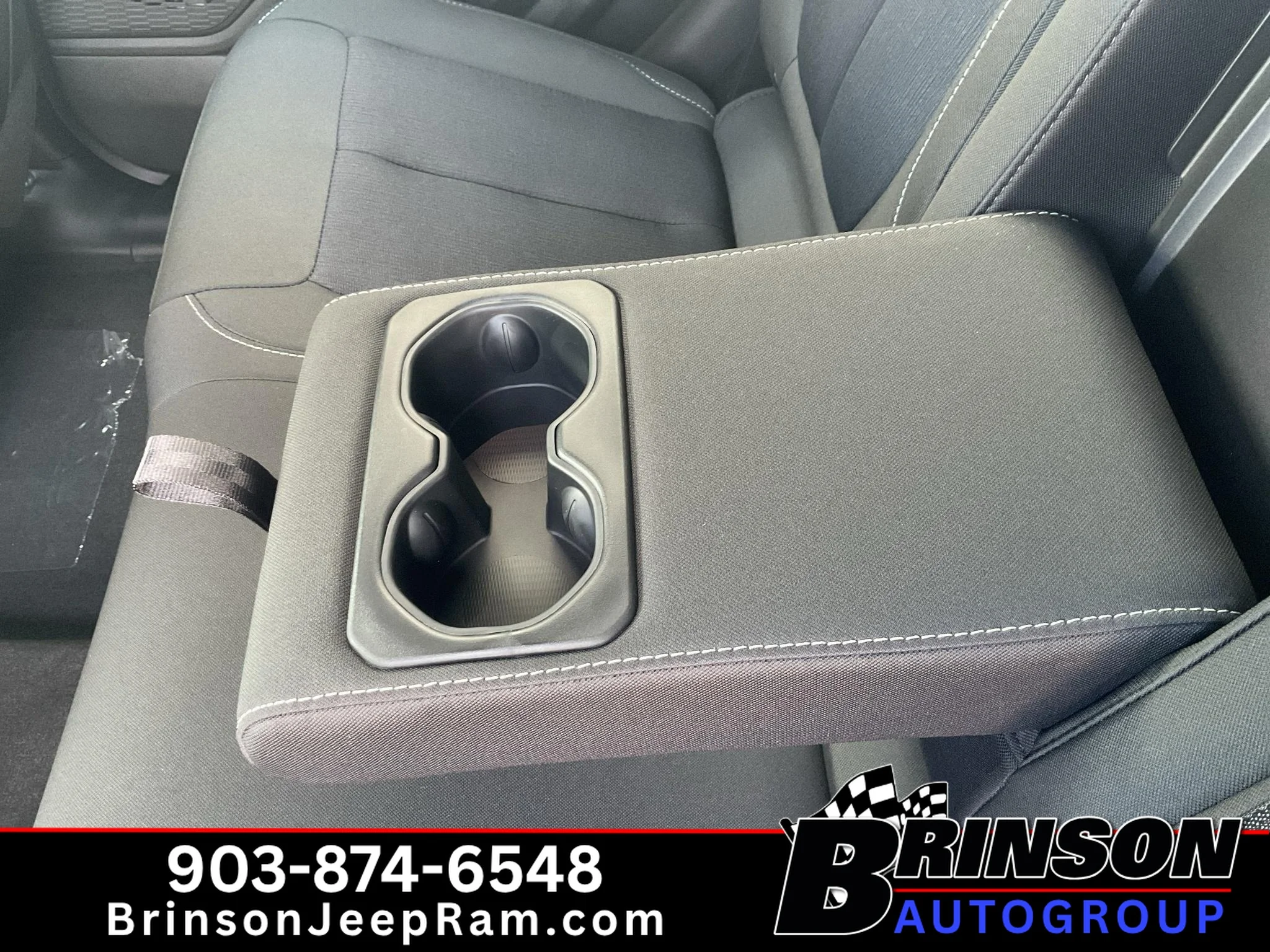 New 2027 Sting-Gray Clear-Coat Paint Jeep Laredo X image 8