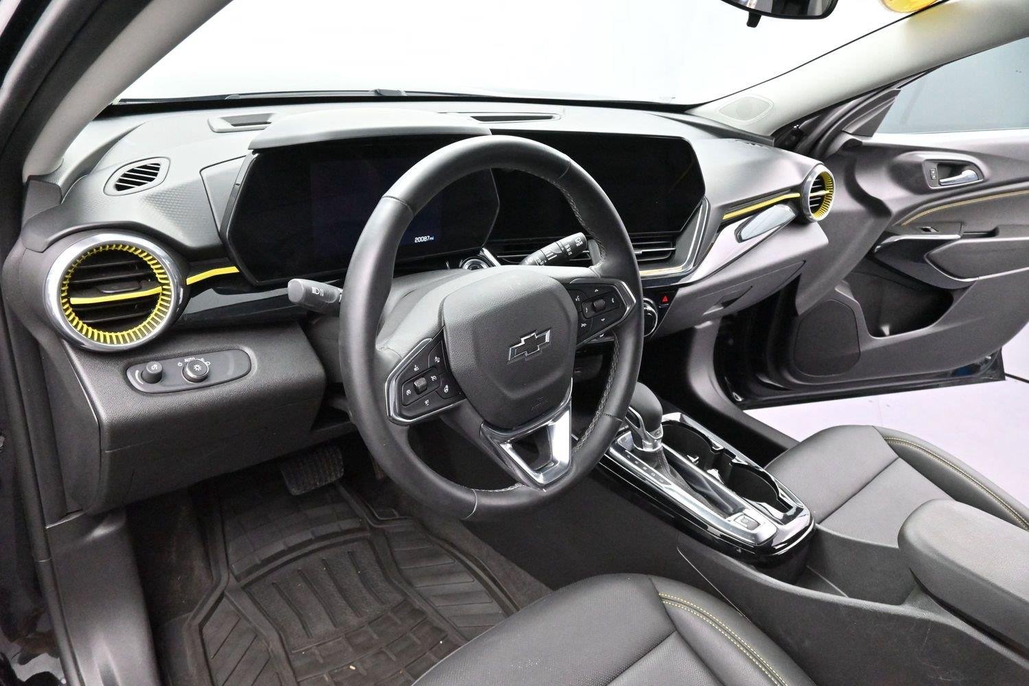 Used 2025 Mosaic Black Metallic Chevrolet ACTIV image 16