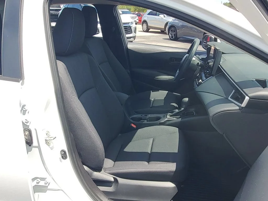 Used 2025 White Toyota LE image 27