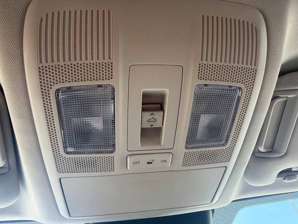 Used 2020 White Mazda Grand Touring Reserve image 19