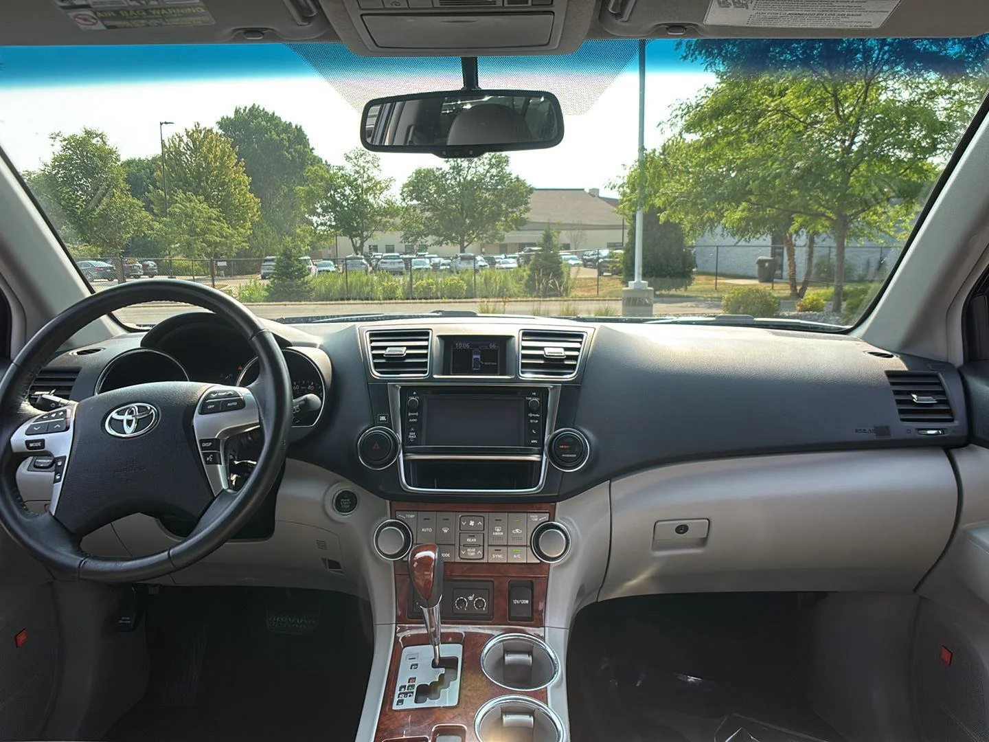 Used 2013 Nautical Blue Metallic Toyota Limited image 23
