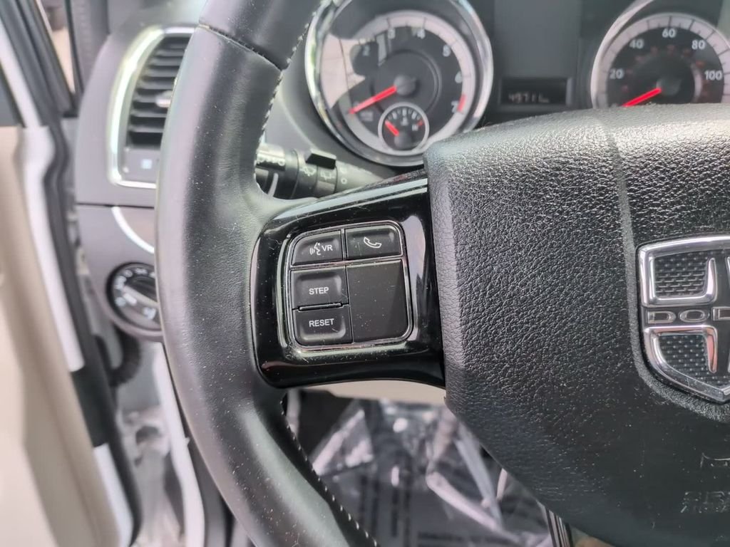 Used 2018 White Dodge SXT image 19