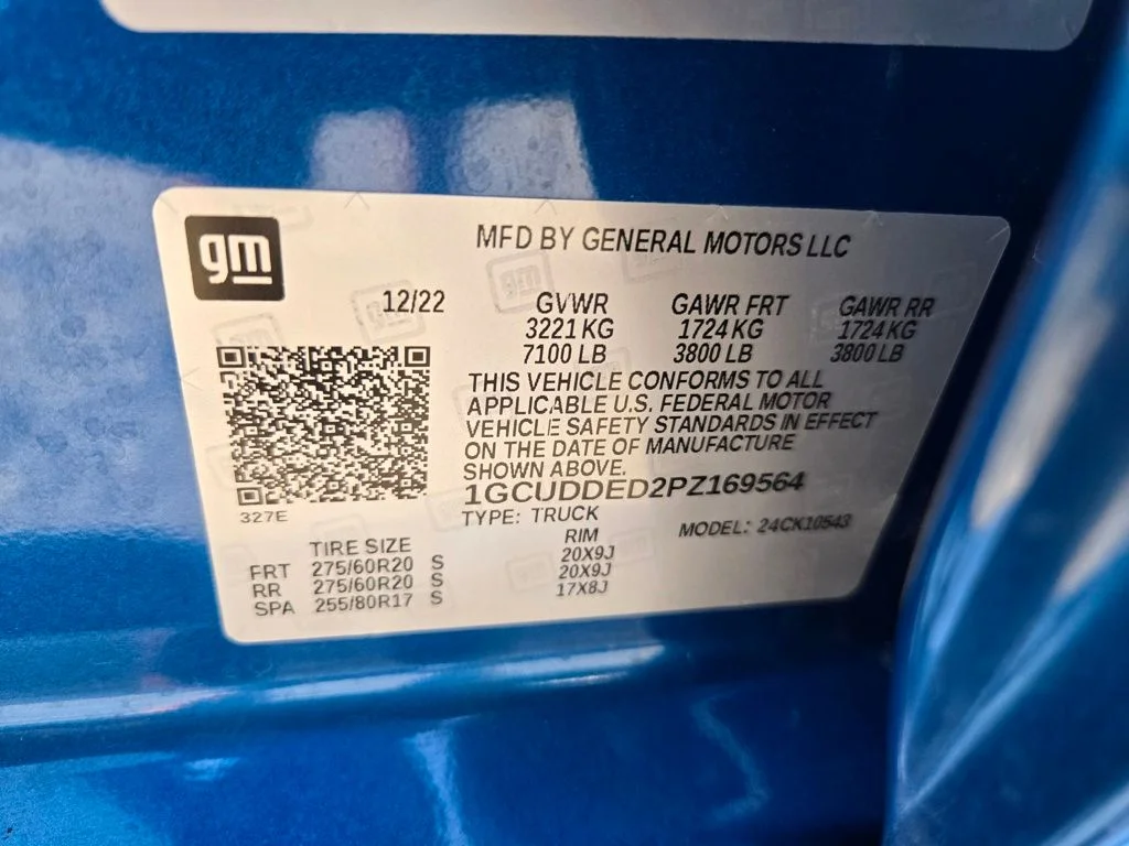 Used 2023 Blue Chevrolet LT image 28