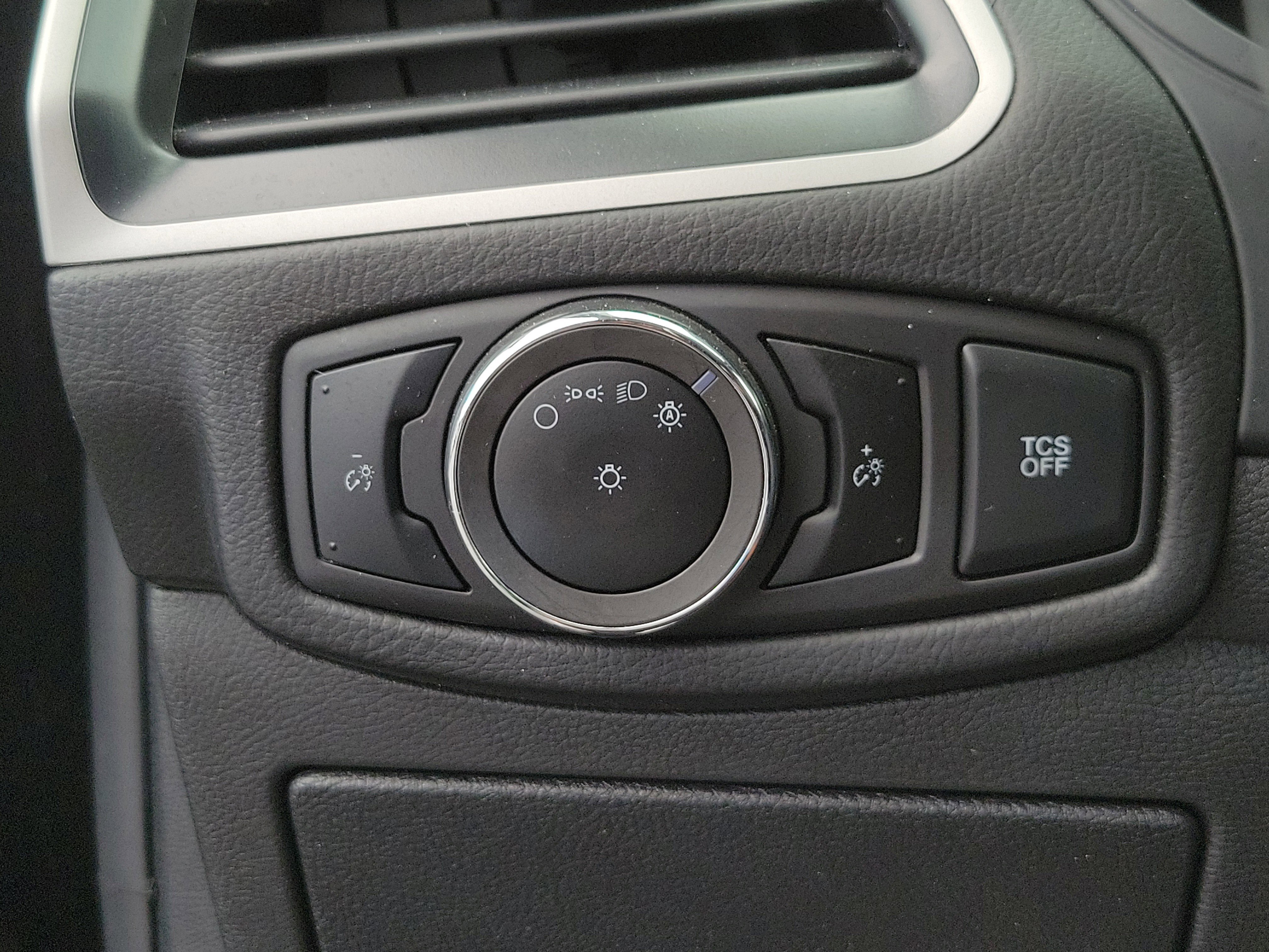 Used 2024 Agate Black Metallic Ford SEL image 17