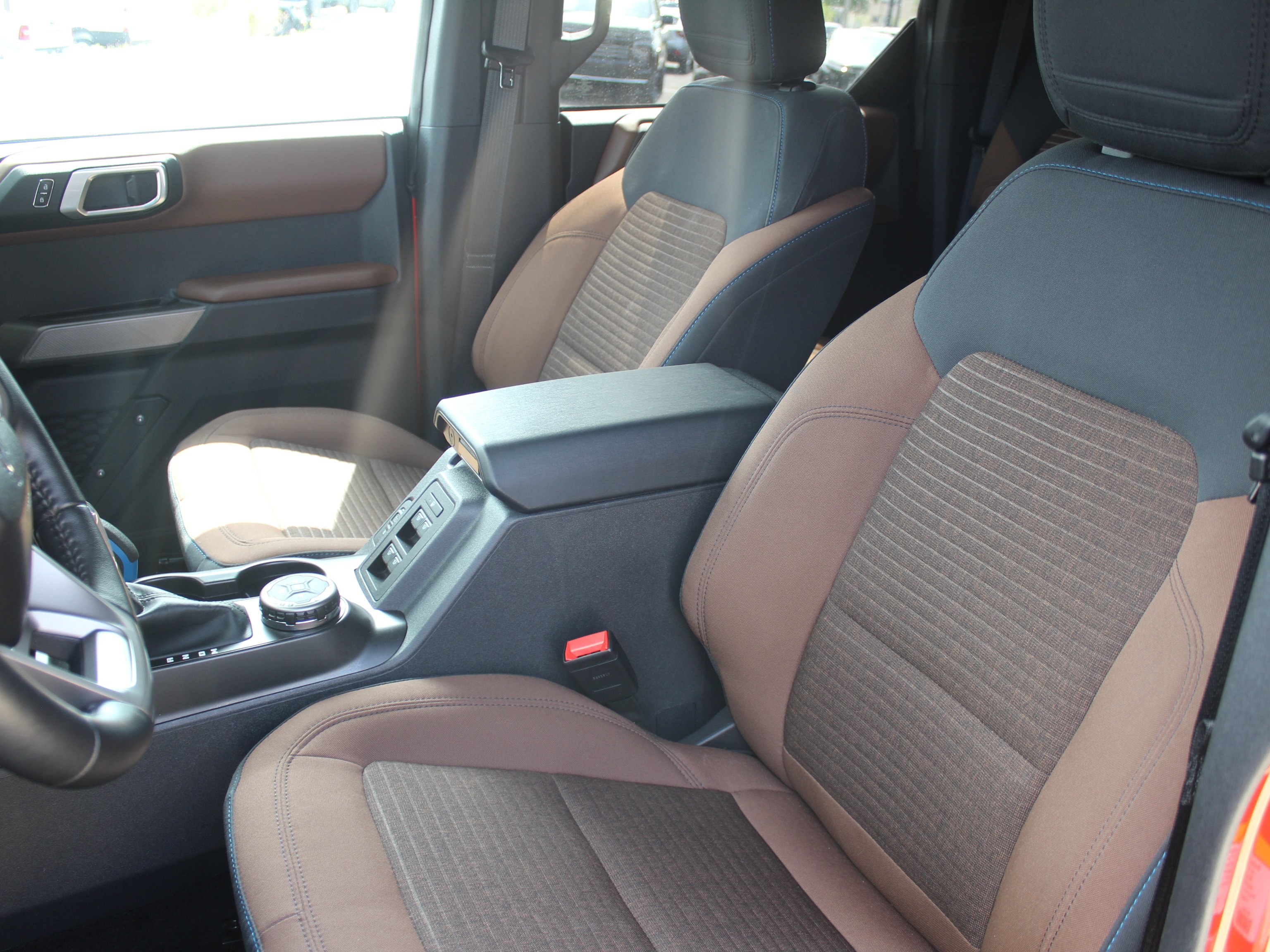 2023 Ford Bronco 4-Door Outer Banks - Photo 13