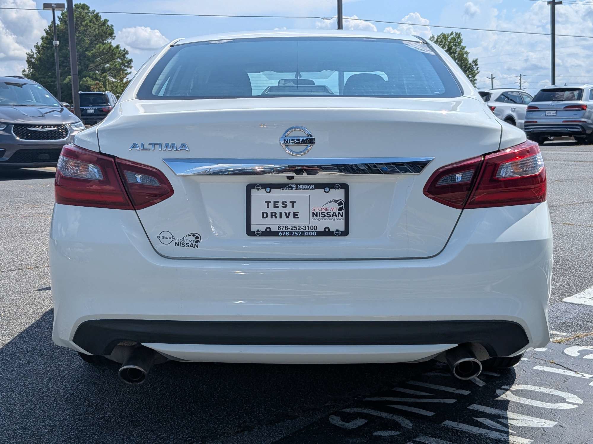 Used 2018 White Nissan 2.5 S image 4