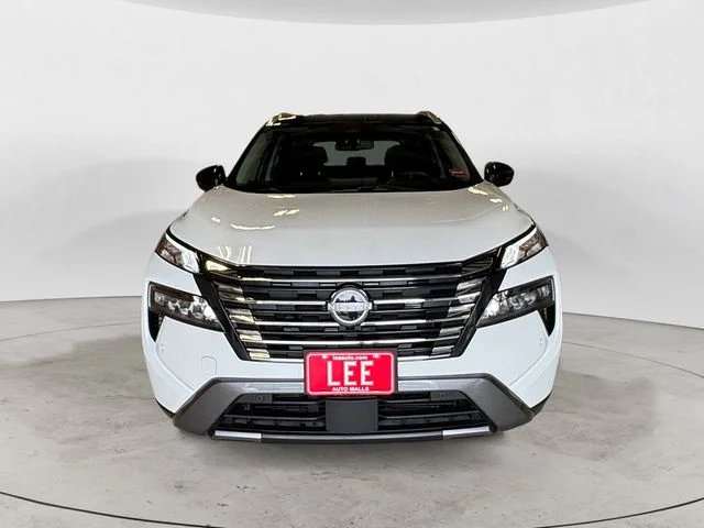 Used 2024 White Nissan SL image 9