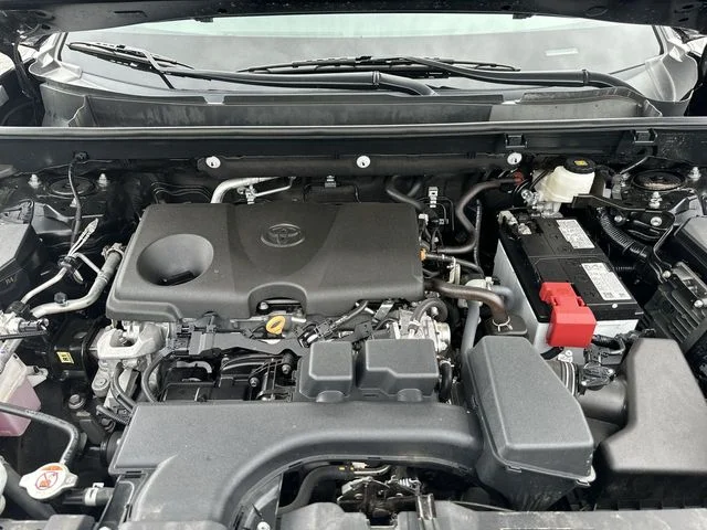 2024 Toyota RAV4 XLE - Photo 25