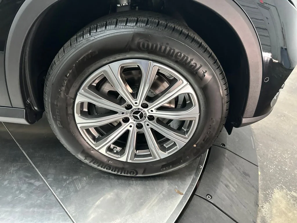 New 2026 Black Mercedes-Benz GLC 300 image 9