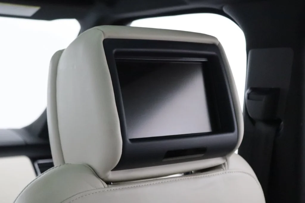 Used 2019 White Land Rover Supercharged image 16