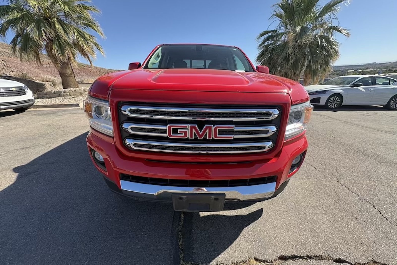 Used 2016 Cardinal Red GMC 4WD SLE image 9