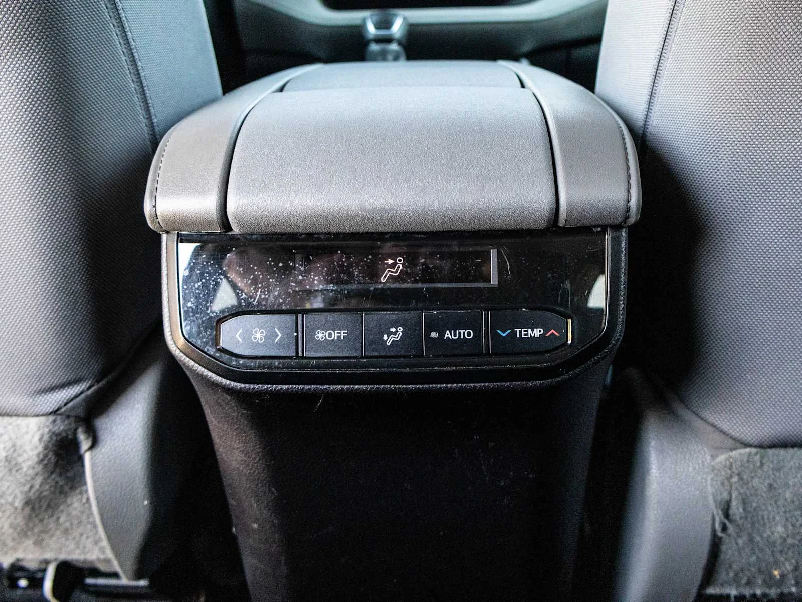 Used 2022 Silver Toyota LE image 22