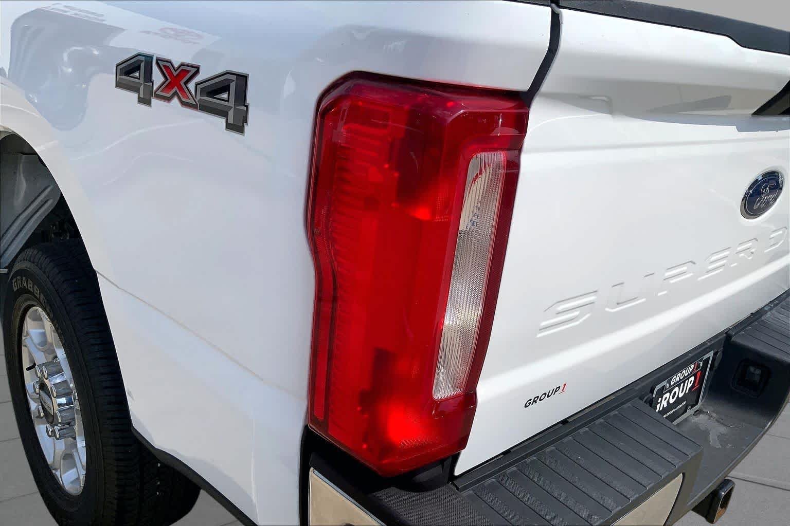 Used 2026 Oxford White Ford XLT image 27