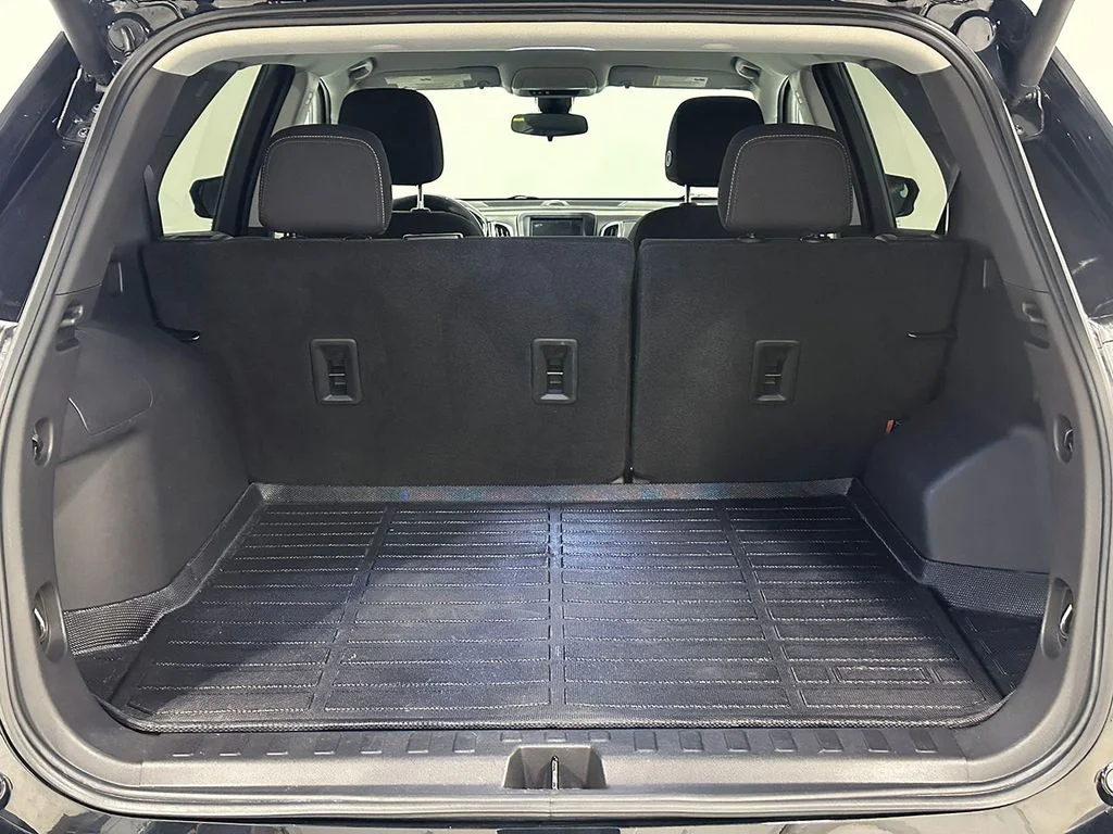 Used 2022 Black Chevrolet LT image 5