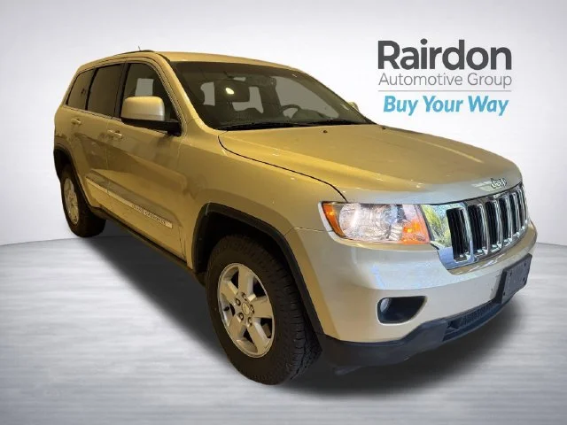 Used 2012 White Gold Clearcoat Jeep Laredo image 4