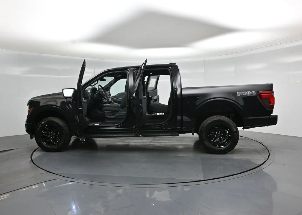 New 2026 Agate Black Metallic Ford XLT image 33