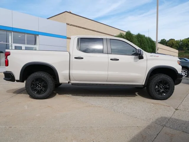 2026 Chevrolet Silverado 1500 ZR2 - Photo 8