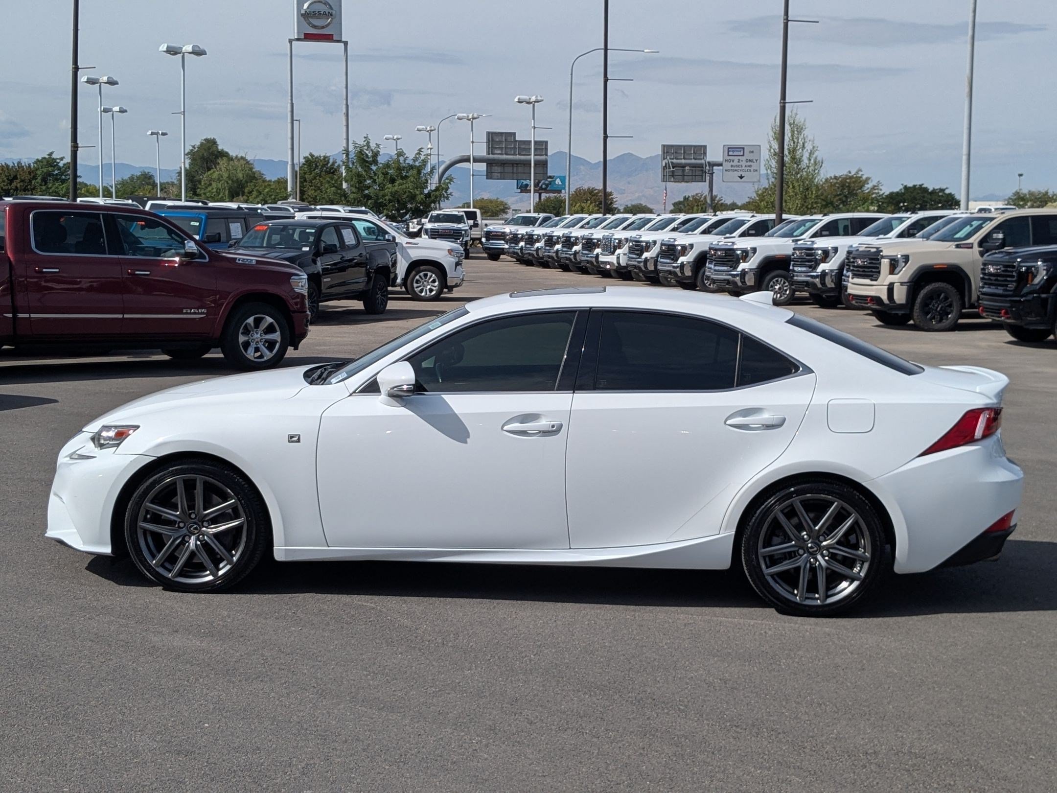 Used 2015 Ultra White Lexus 350 image 2