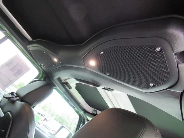 Certified Used 2025  Jeep Rubicon image 17