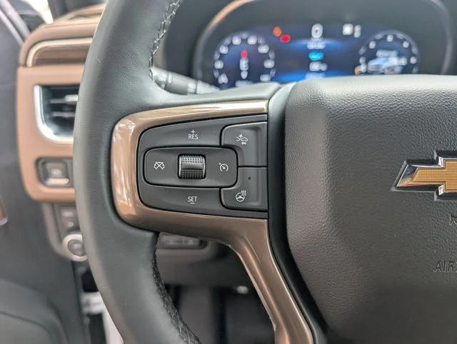 Used 2023 Pearl Chevrolet High Country image 14