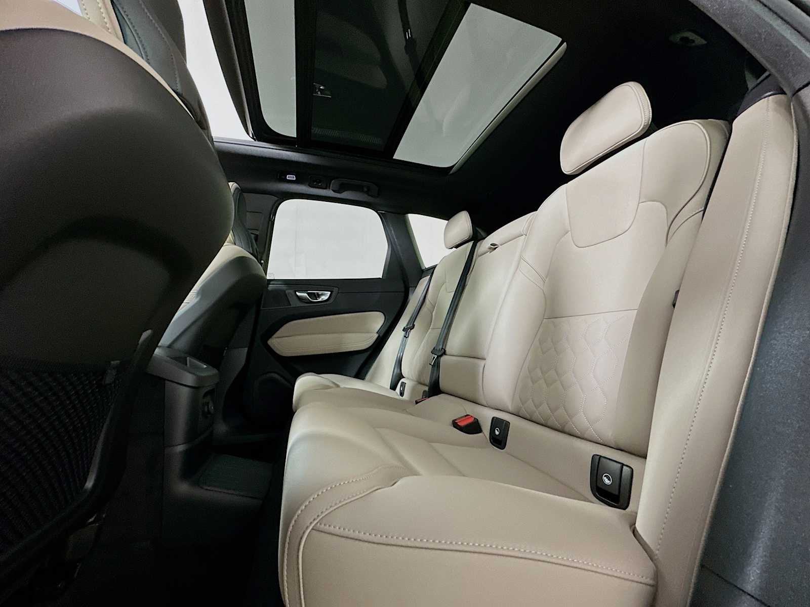 New 2026 Vapour Grey Volvo Plus image 22