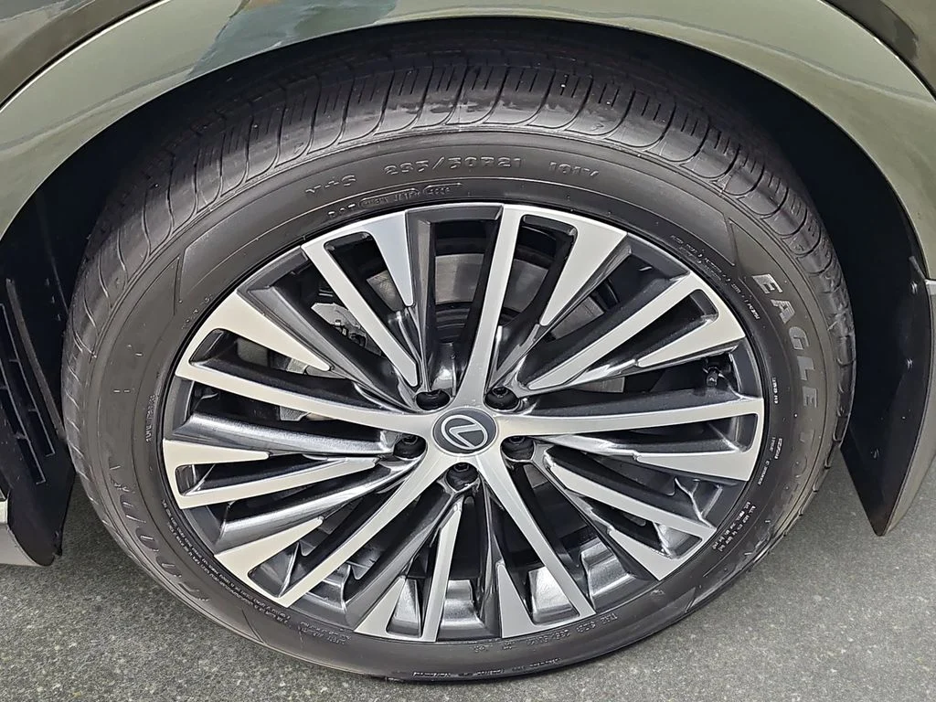 New 2026 Nori Green Pearl Lexus PREMIUM PLUS image 31
