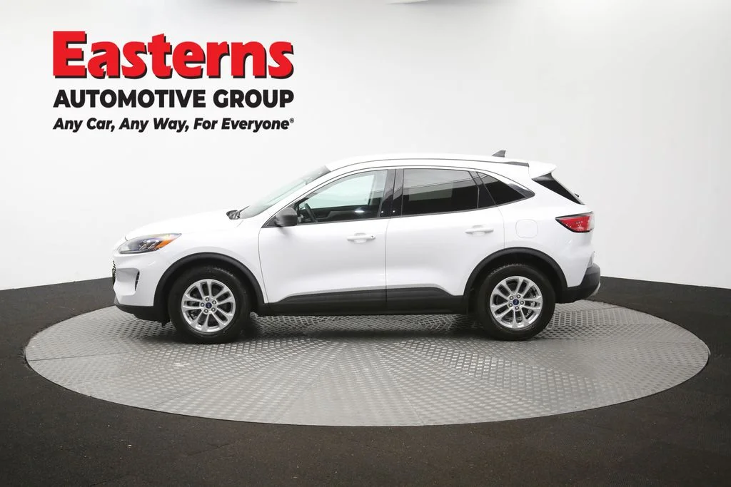 Used 2022 White Ford SE image 59