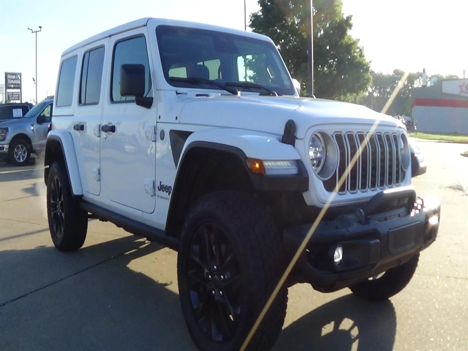 Certified Used 2025 Bright White Clear Coat (pw7) Jeep Backcountry 4xe image 4