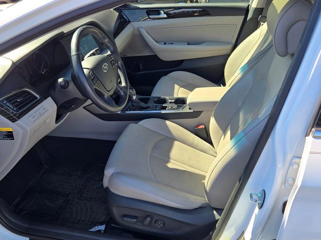 Used 2016 White Hyundai Limited image 18