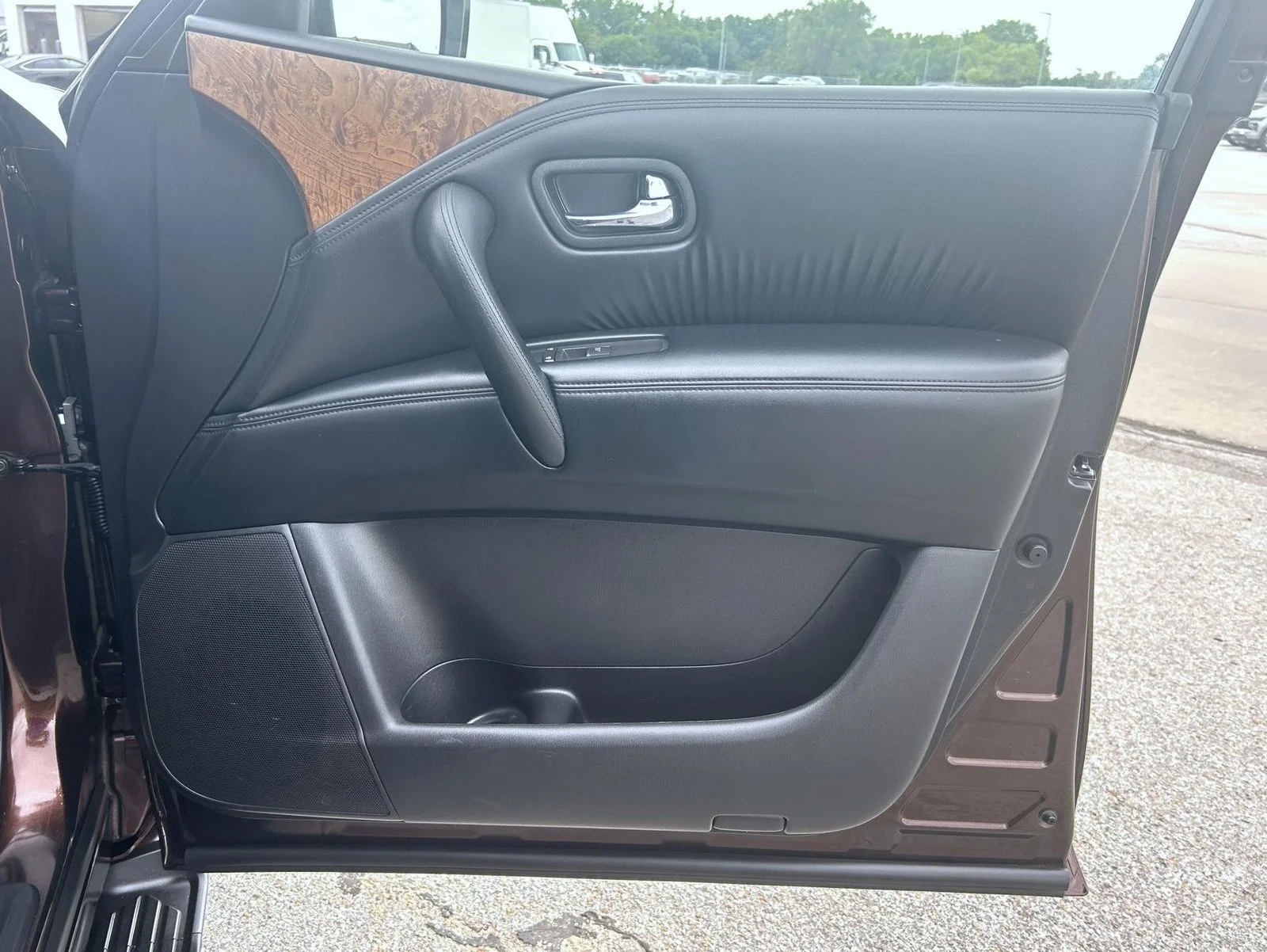 Used 2021 Brown Nissan SL image 15