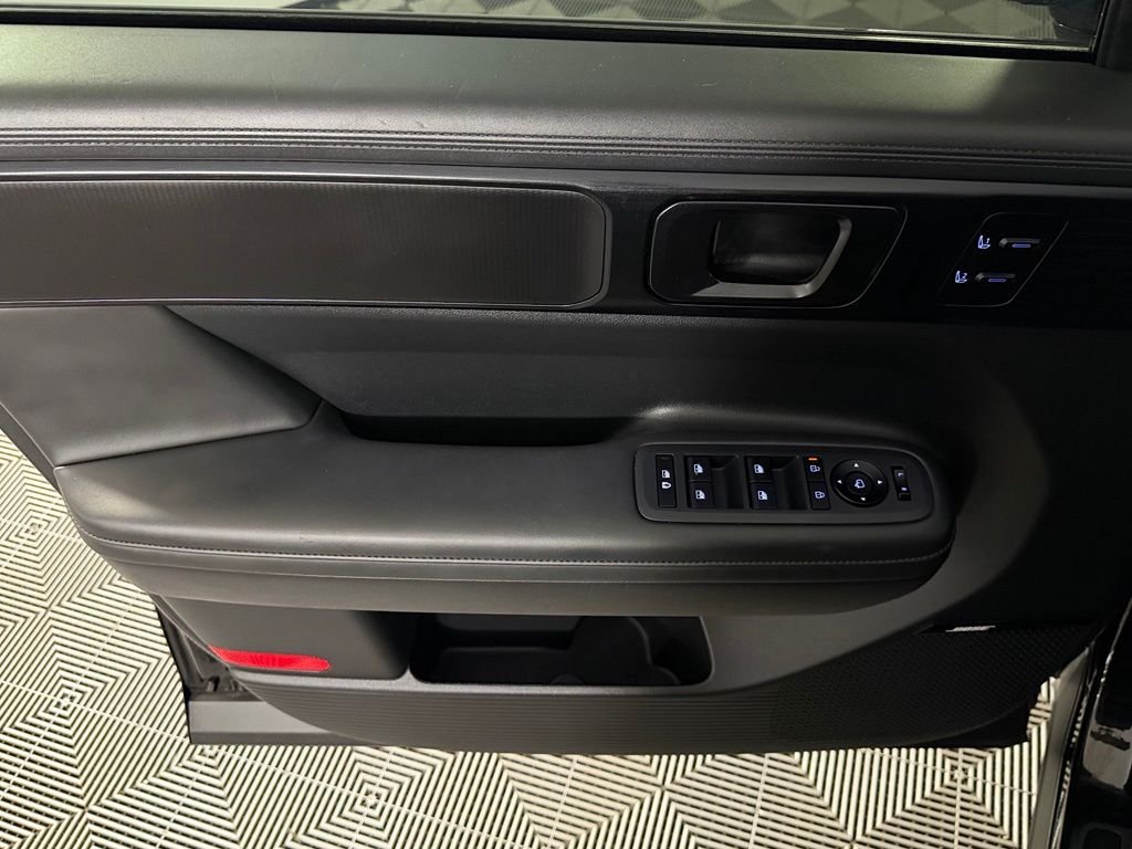 Used 2025 Black Hyundai Calligraphy image 31