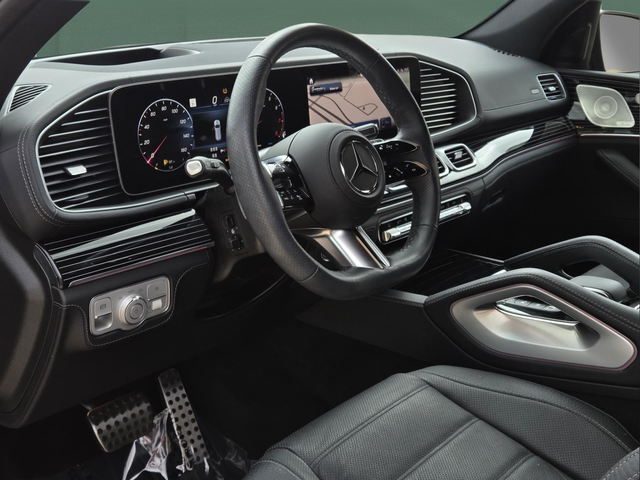 Used 2025 Black Mercedes-Benz GLS 580 image 28