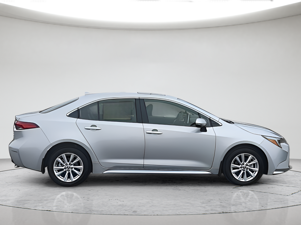 2026 Toyota Corolla XLE - Photo 6