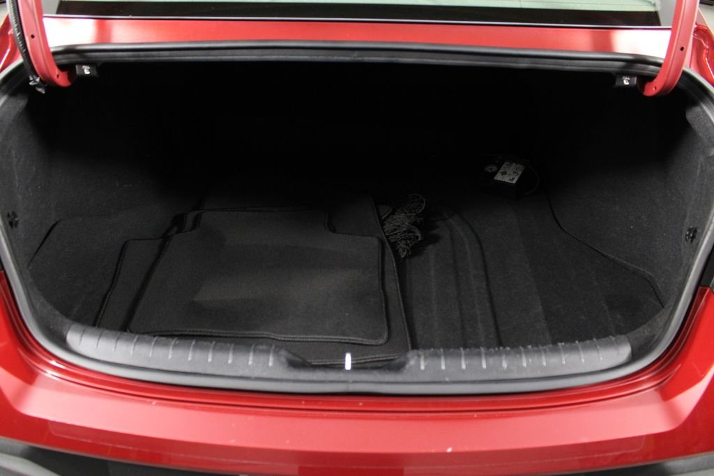 Certified Used 2024 Red Hyundai Blue image 18