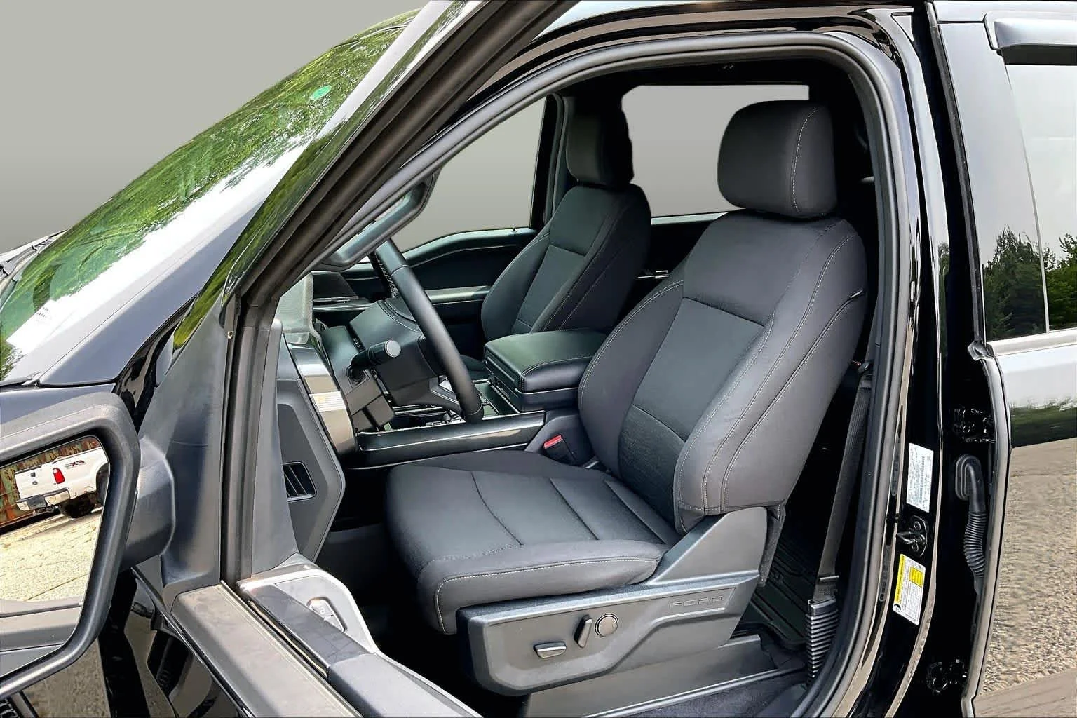 Certified Used 2023 Agate Black Metallic Ford XLT image 9