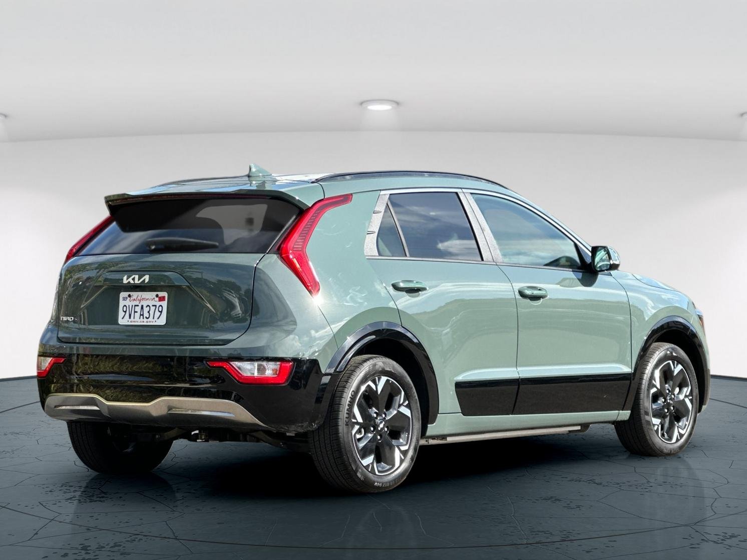 Used 2025 Green Kia Wind 4D Sport Utility image 6