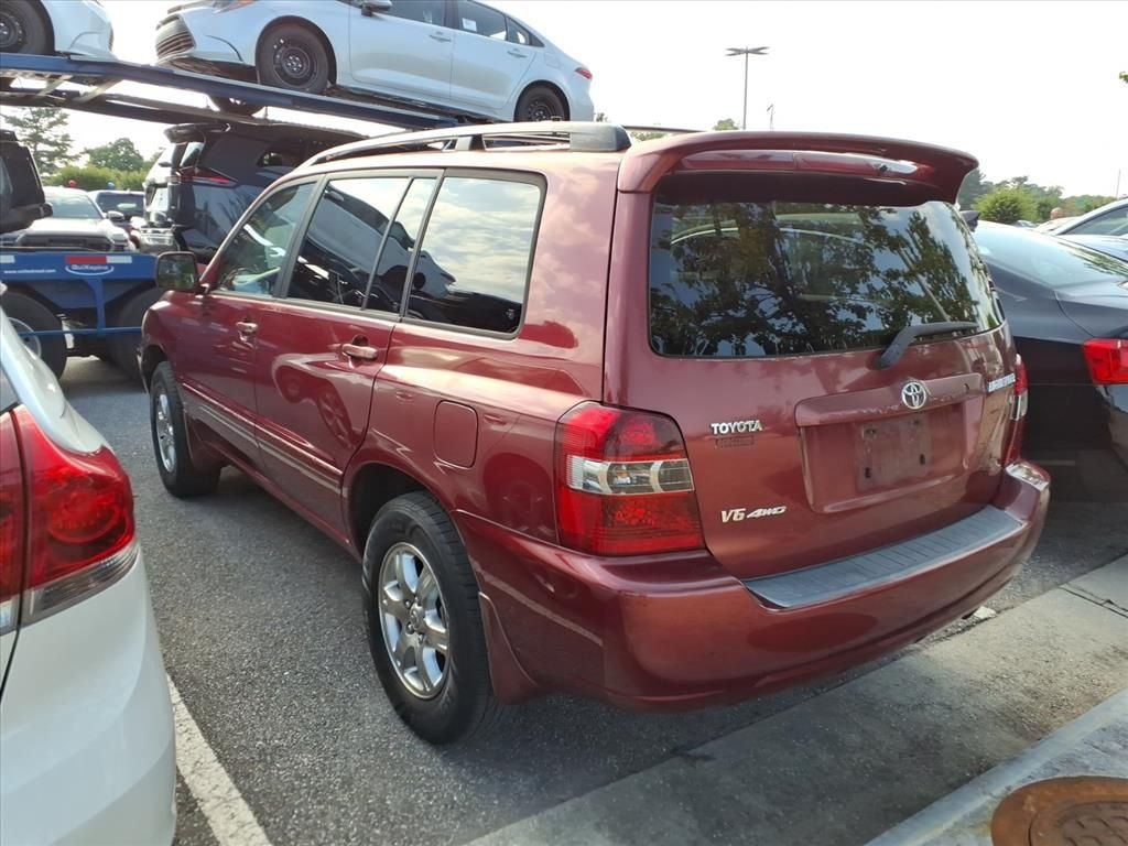 Used 2007 Red Toyota V6 image 3